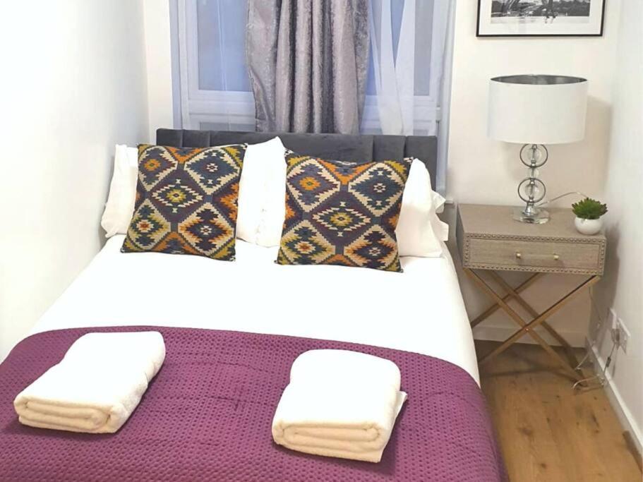 Aisiki At Tottenham Hale, 4-bedroom And 2-bathroom, Pet-friendly Duplex Flat, King Or Twin Beds With Free Wi-fi & Parking Space Londres